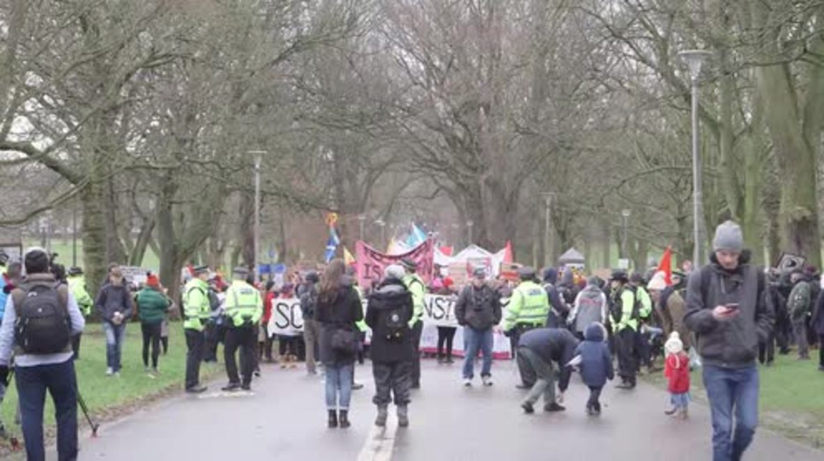 UK: Protesters march against Trump's 'Muslim ban' in Edinburgh