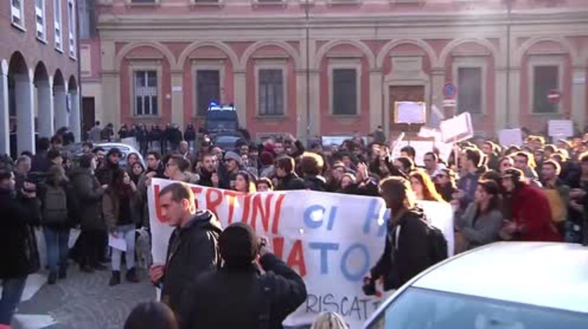 Italy: Hundreds march against installation of Bologna University turnstiles