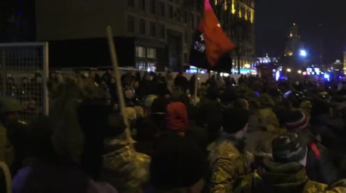 Ukraine: Violence breaks out as police and protesters face-off on Maidan anniversary