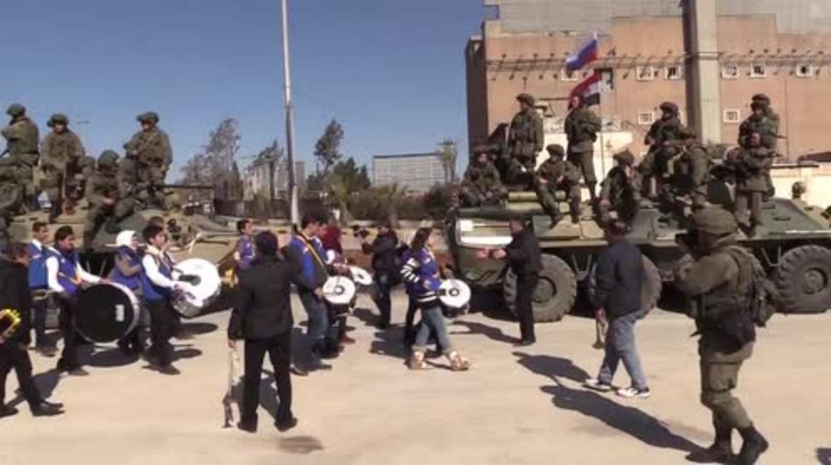 Syria: Russian sappers given farewell ceremony by Aleppo residents