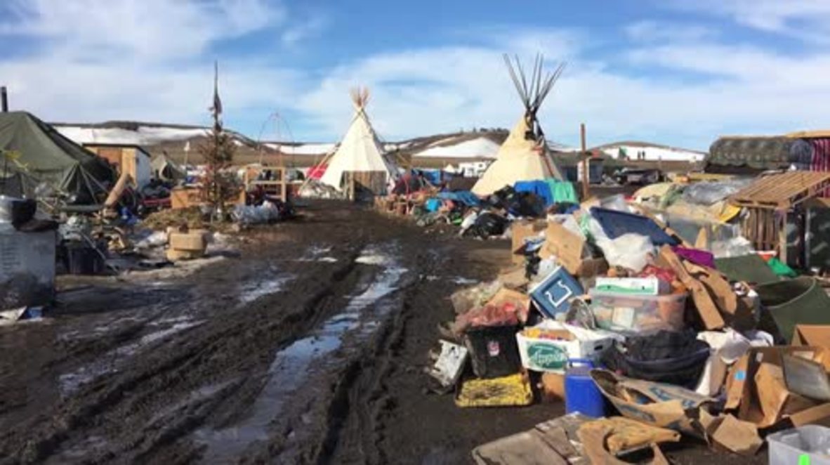 USA: Dakota Access camp protesters remain defiant ahead of scheduled eviction