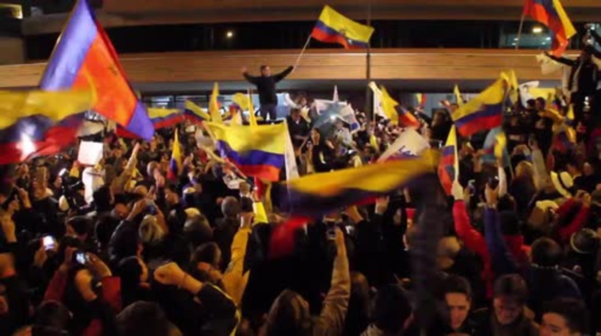Ecuador: Opposition celebrate as presidential election goes to second round