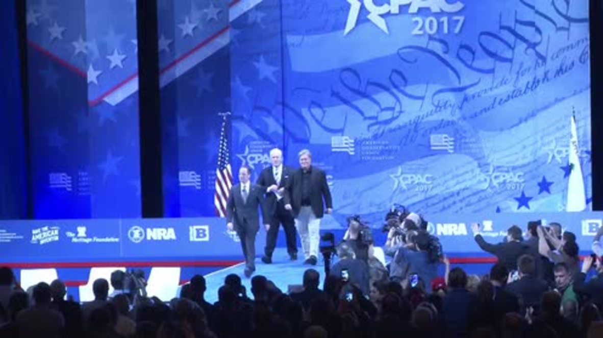 USA: Bannon warns mainstream media to take Trump seriously