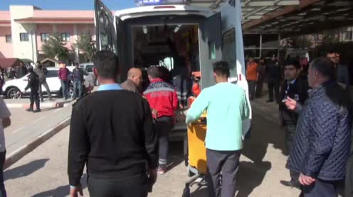 Turkey: Wounded rushed to Kilis hospital after car bomb kills 45 in al-Bab