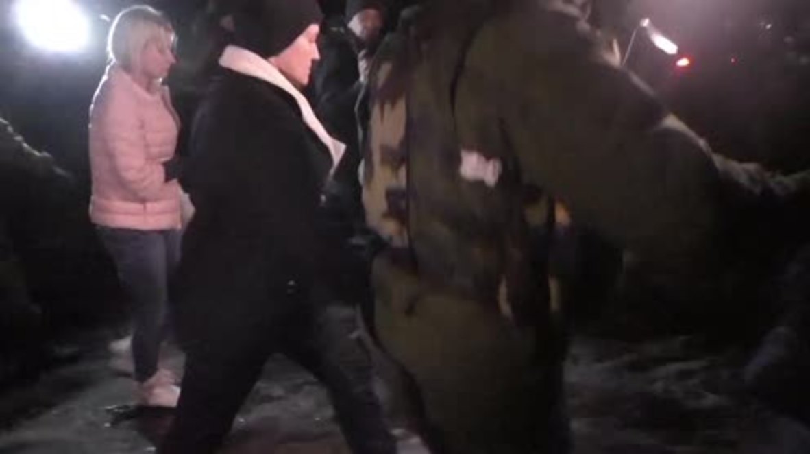 Ukraine: Savchenko visits Ukrainian POWs in Makiivka
