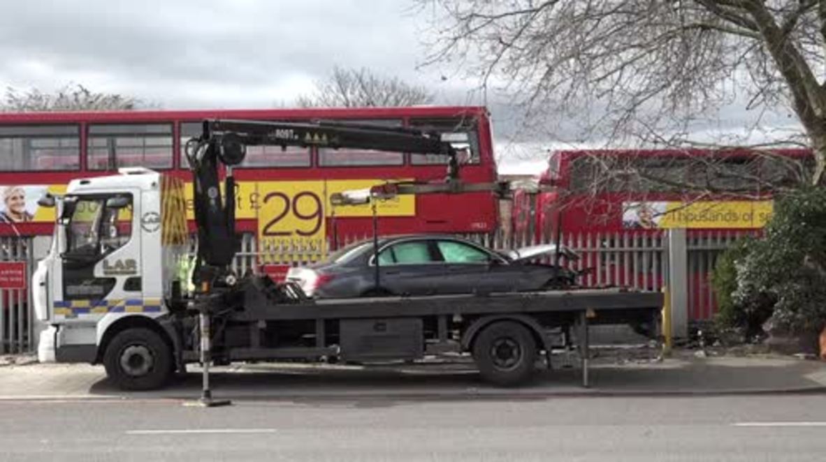 UK: One in critical condition as police clear scene of London car crash