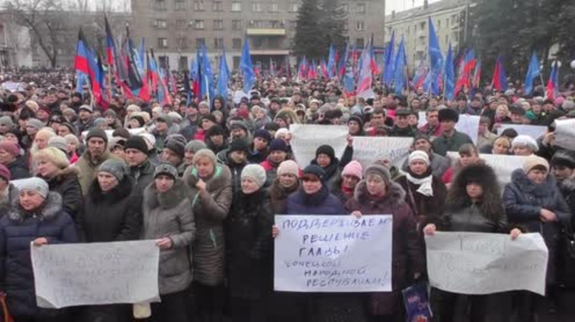 Ukraine: Over 7,000 rally in Yenakievo against trade blockade
