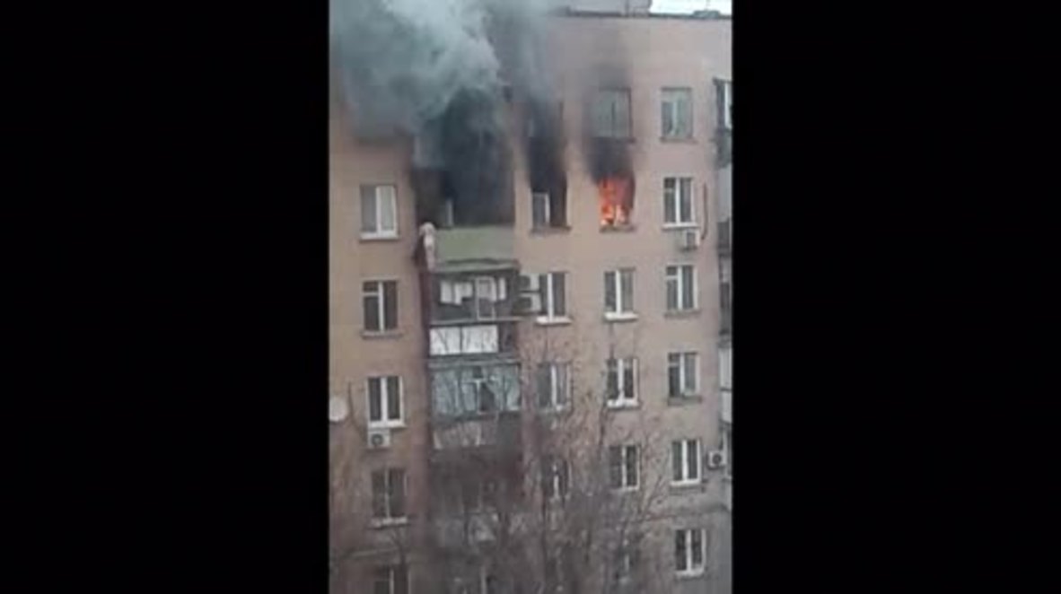 Russia: Woman survives fall from 8th floor in plunge to escape blaze