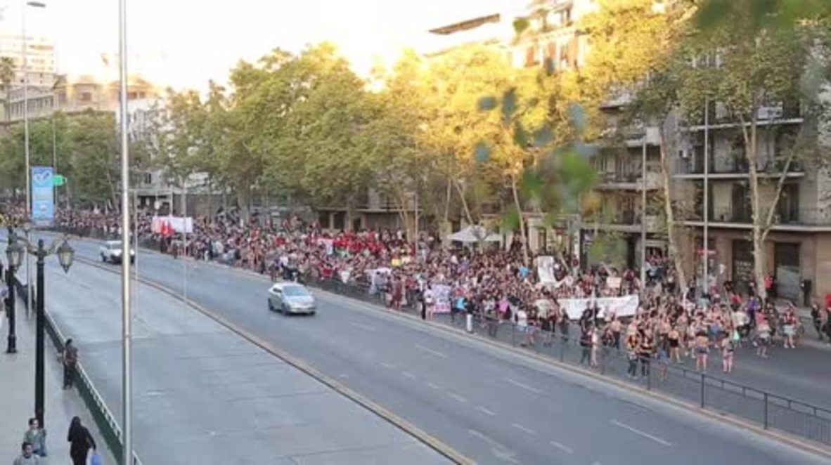 Chile: 'They kill us and rape us and nobody does anything!'- Women's Day protesters take to streets