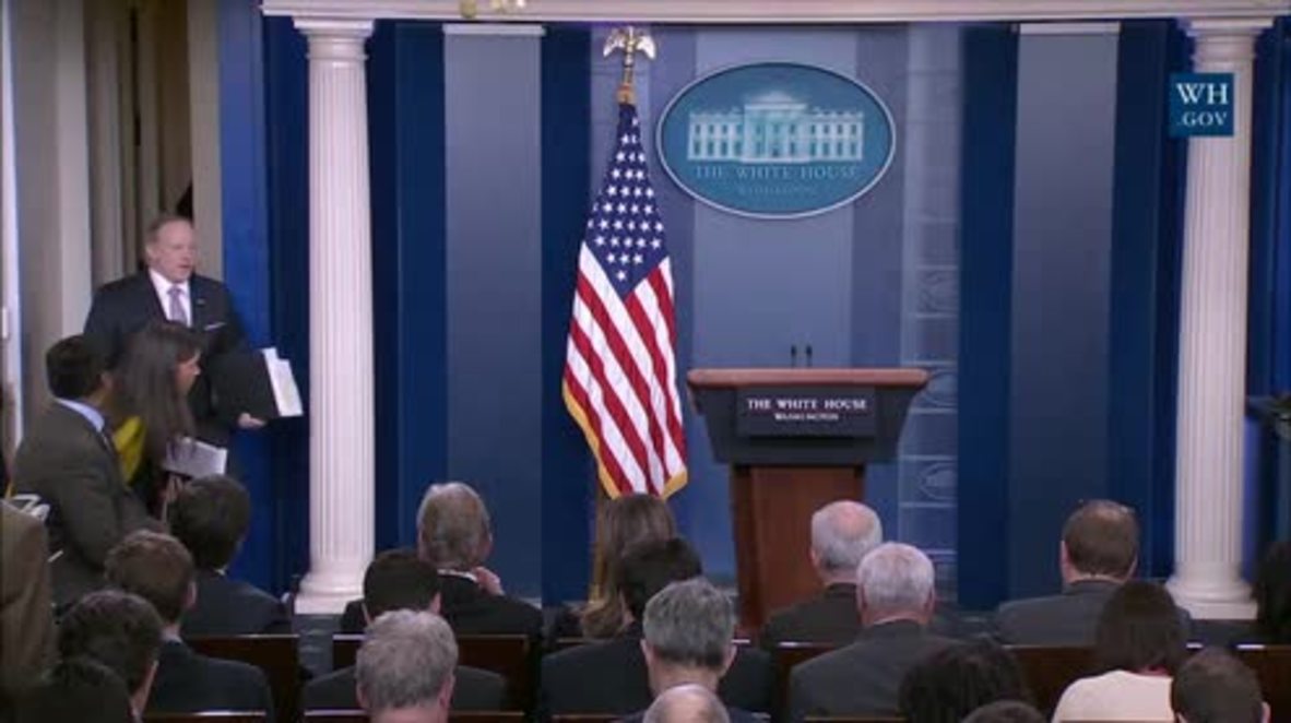 USA: Spicer fends off incompetence accusations following more Flynn revelations
