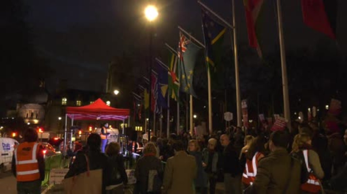 UK: Immigrants 'not all just waiters serving you coffee' states EU migrant at Brexit protest