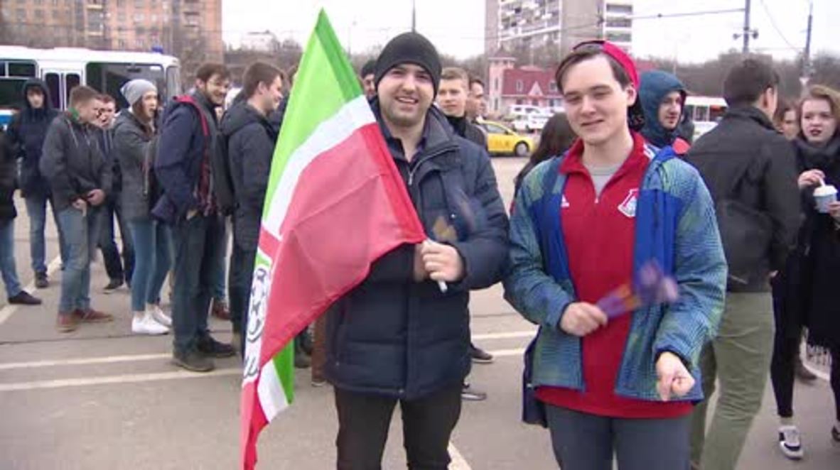 Russia: Muscovites test Russia's latest national instrument for WC 2018 – the musical spoons!