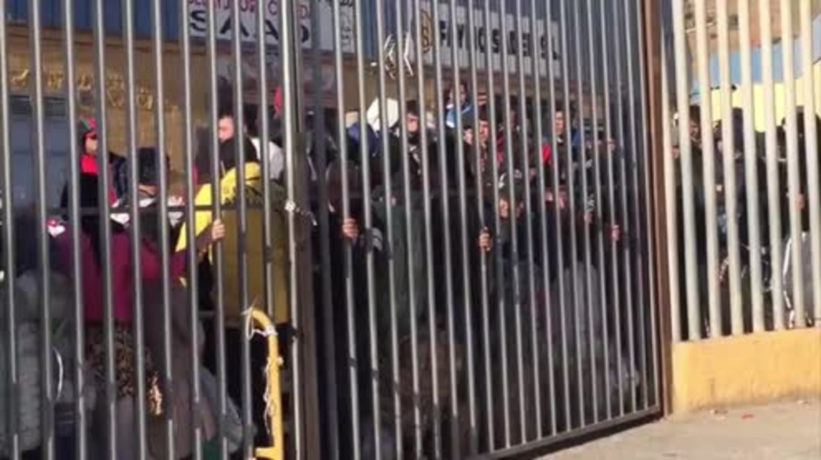 Spain: Undocumented traders flock to new Ceuta border crossing