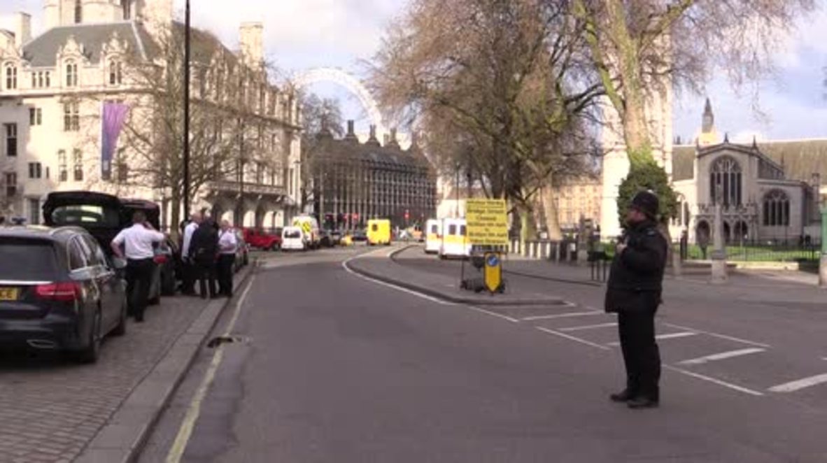 UK: Westminster on lockdown after car and knife attack leaves at least 1 dead