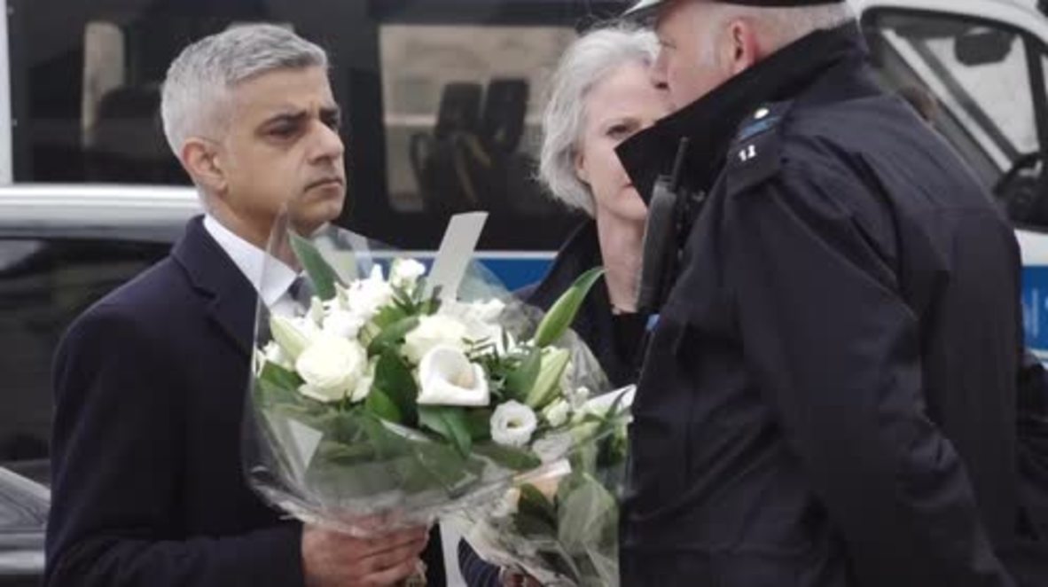 UK: London Mayor Sadiq Khan honours capital's emergency services
