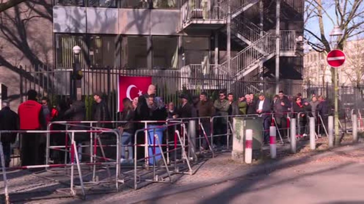 Germany: Berlin's Turks head to polls as voting begins in referendum