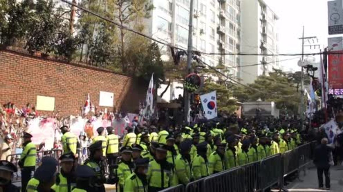 South Korea: Pro-Park supporters rally outside court as former leader attends hearing