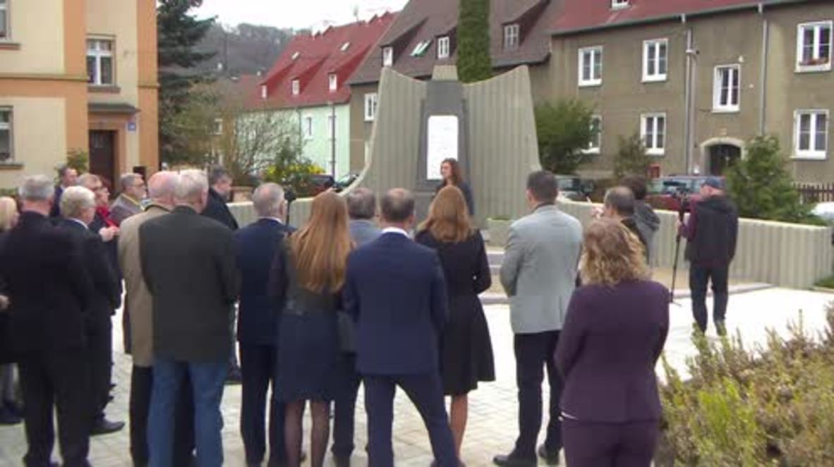 Czech Republic: Reinstated monument to Soviet soldiers inaugurated in Usti nad Labem