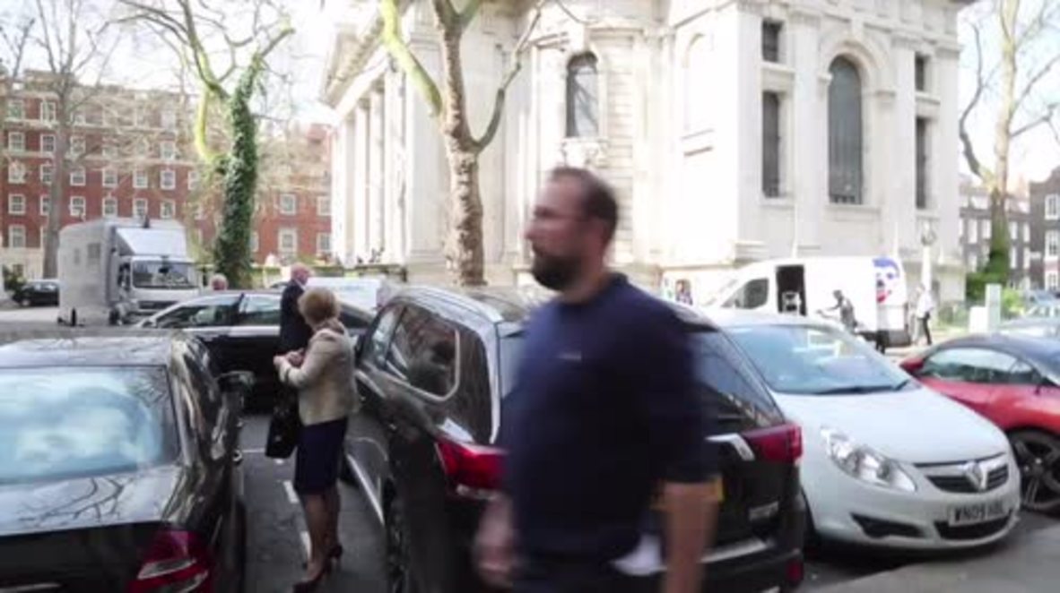 UK: Watch moment Saudi General gives the FINGER to protesters