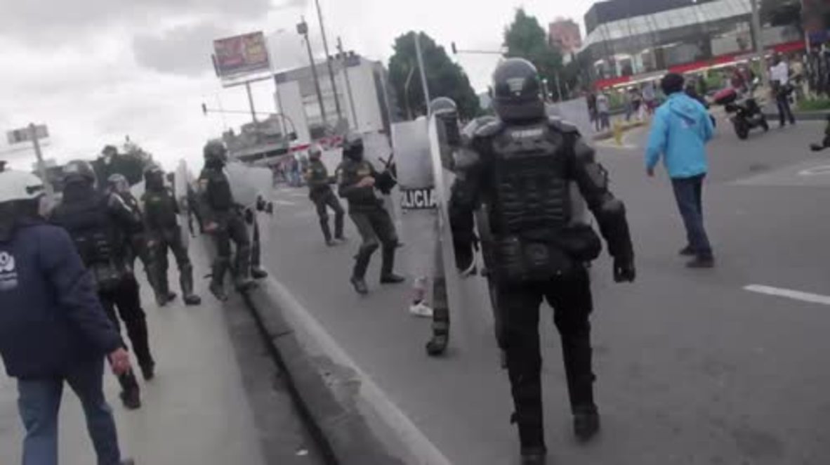 Colombia: Rubber bullets fired at protests against transport price hikes in Bogota