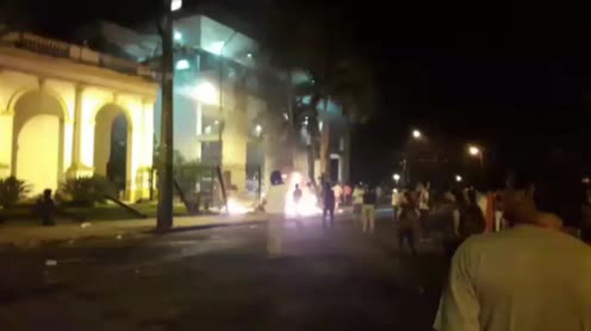 Paraguay: Protesters storm Congress following secret constitutional reform vote