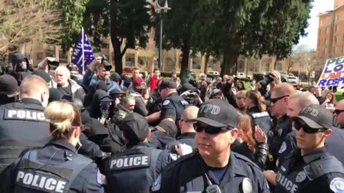 USA: Antifa protesters arrested after storming pro-Trump rally in Washington