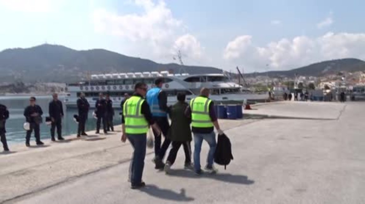 Greece: Dozens of refugees deported to Turkey under EU-Turkey deal