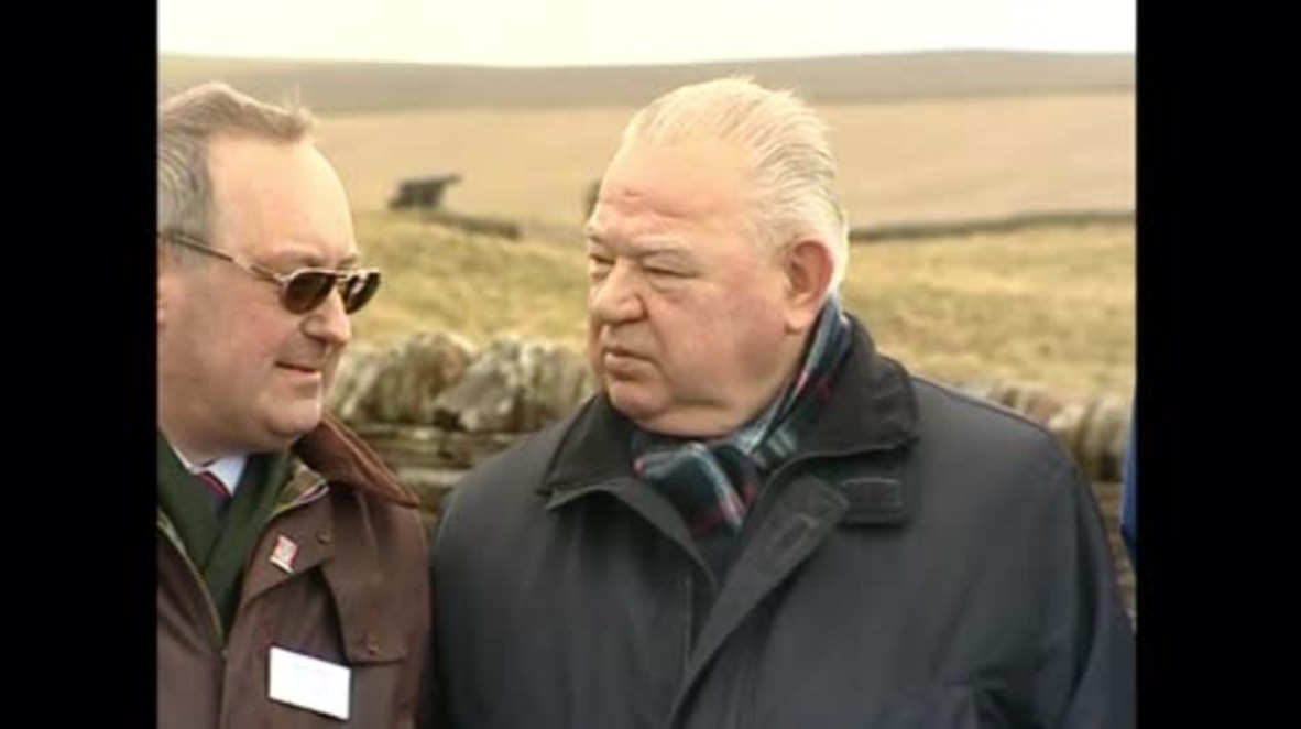 UK: Late-legendary cosmonaut Grechko unveiling Skara Brae plaque to Yuri Gagarin *ARCHIVE*