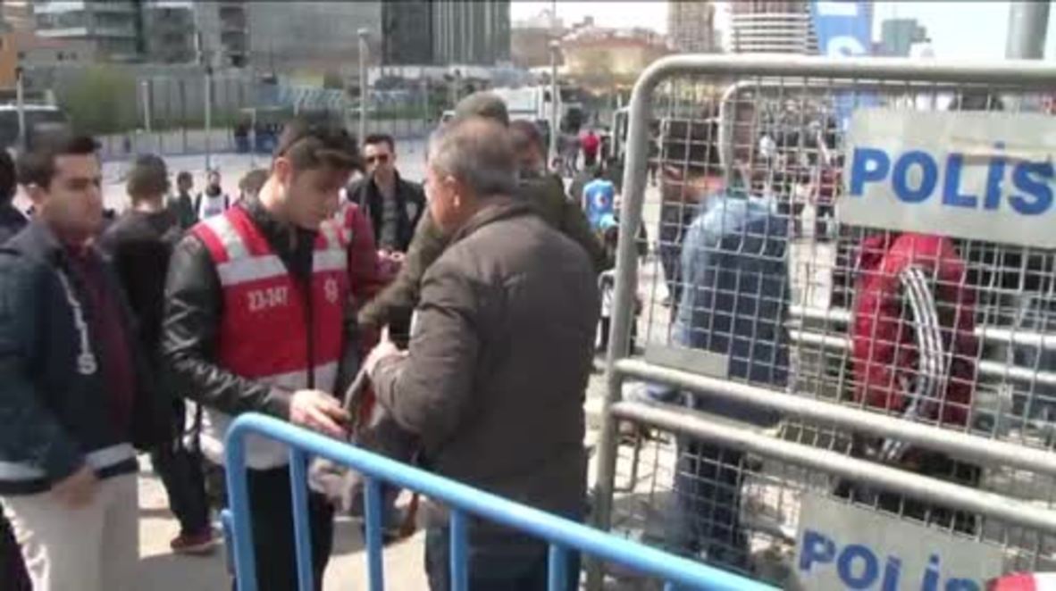 Turkey: Tight security measures as thousands attend 'NO' vote referendum rally