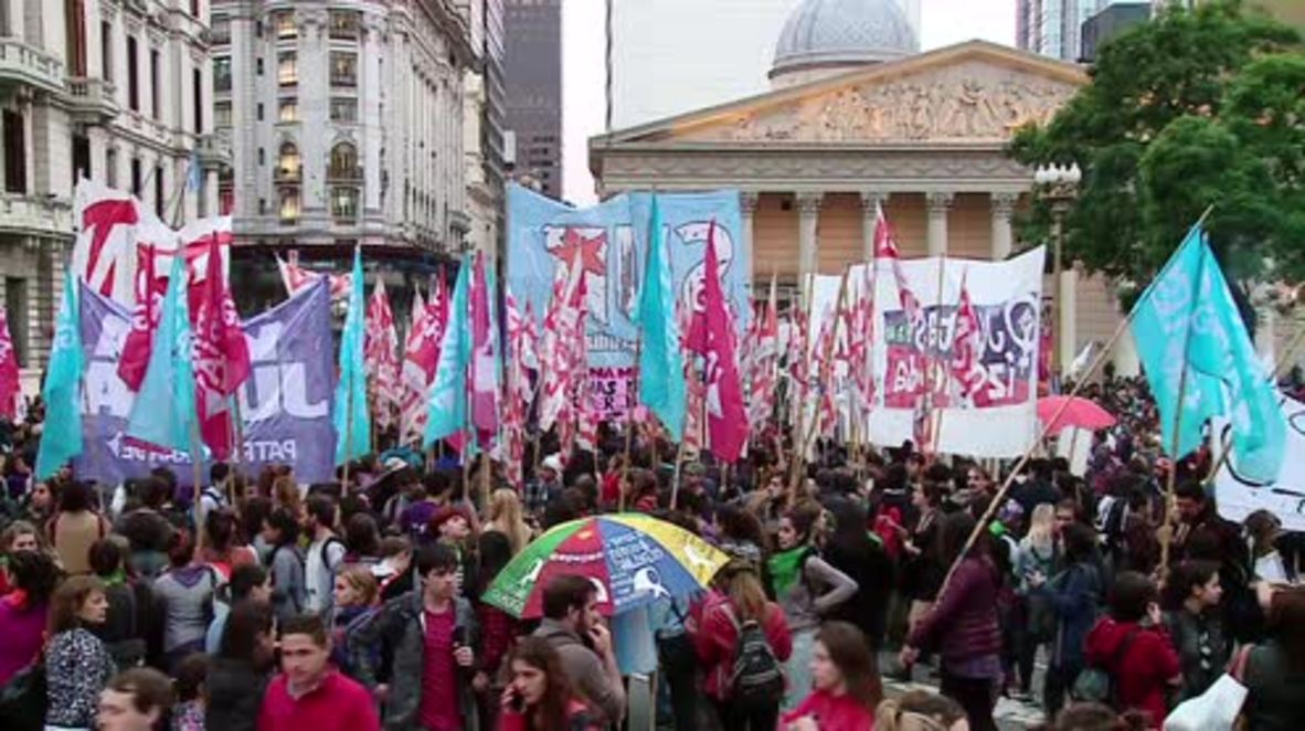 Argentina: Thousands gather in Buenos Aires to honour murdered feminist activist