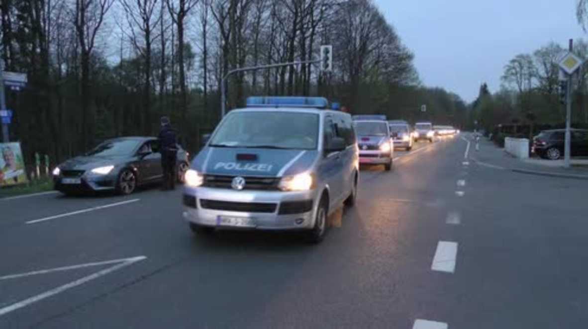Germany: Police continue investigation into Dortmund bus blasts