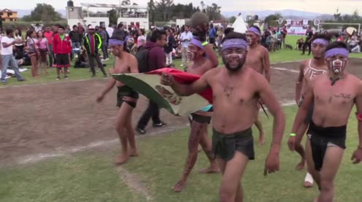 Mexico: Hips of God! Pelvises fly at contest for 3,000-yo Mayan ballgame