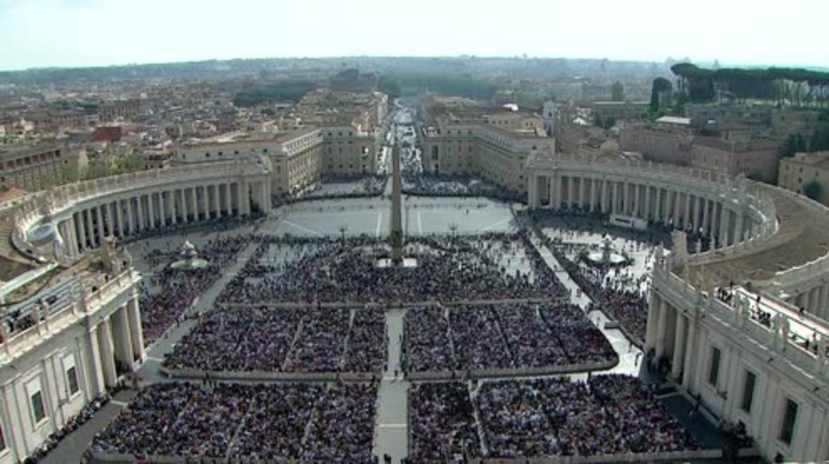 Holy See: Pope decries walls, calls for openness in Easter Sunday address