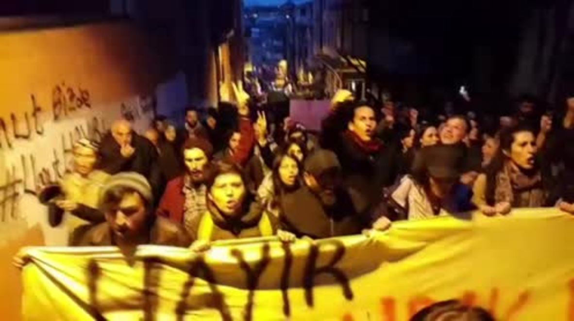 Turkey: Anti-Erdogan demonstrators march against referendum results in Istanbul