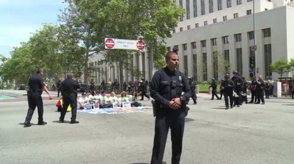 USA: Protesters arrested in rally against LA Sherriff rejecting of 'Sanctuary State' bill