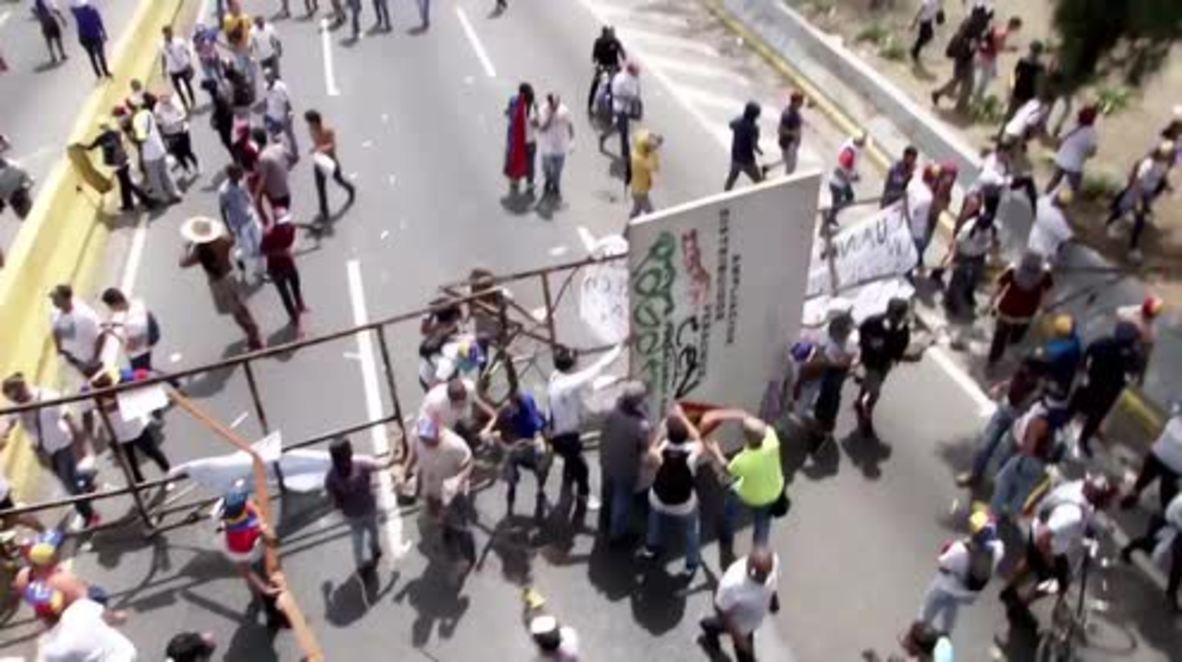 Venezuela: Riots in Caracas as ‘Mother of All Protests’ escalates