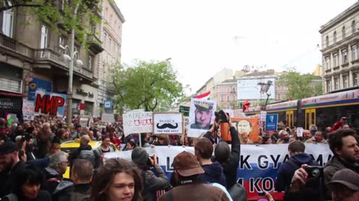 Hungary: Protesters mock Putin and Orban in Budapest rally against 'everything'