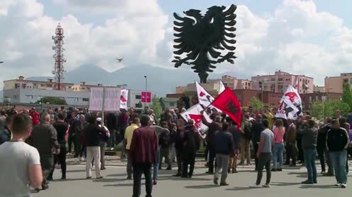 Albania: Opposition supporters block Tirana traffic in pro-democracy rally