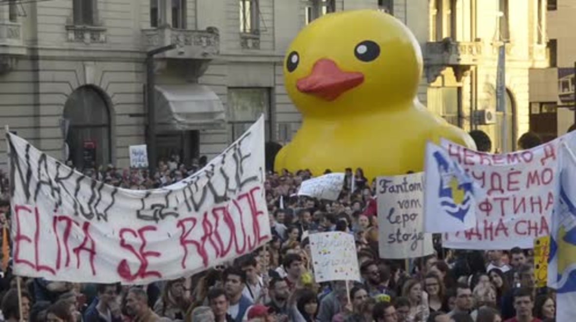 Serbia: Toilet roll flies as anti-govt. protesters decry Belgrade Waterfront project