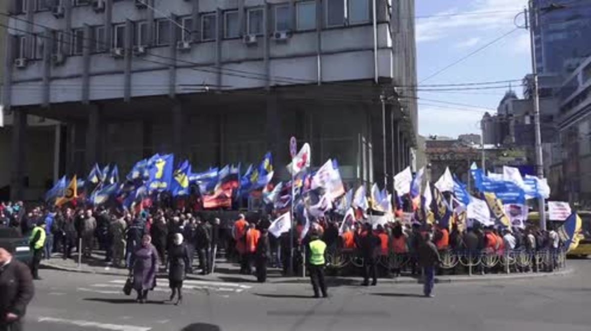 Ukraine: Svoboda and trade unions protest adoption of new labour code