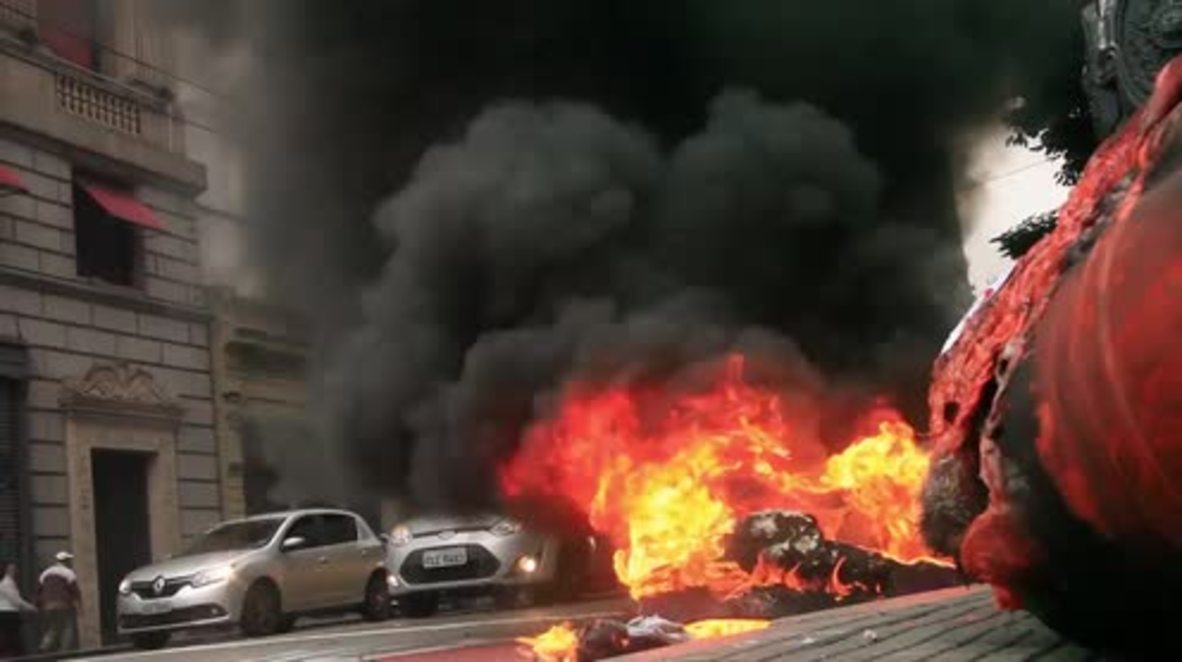 Brazil: Clashes in Sao Paolo as Brazil faces first general strike in two decades
