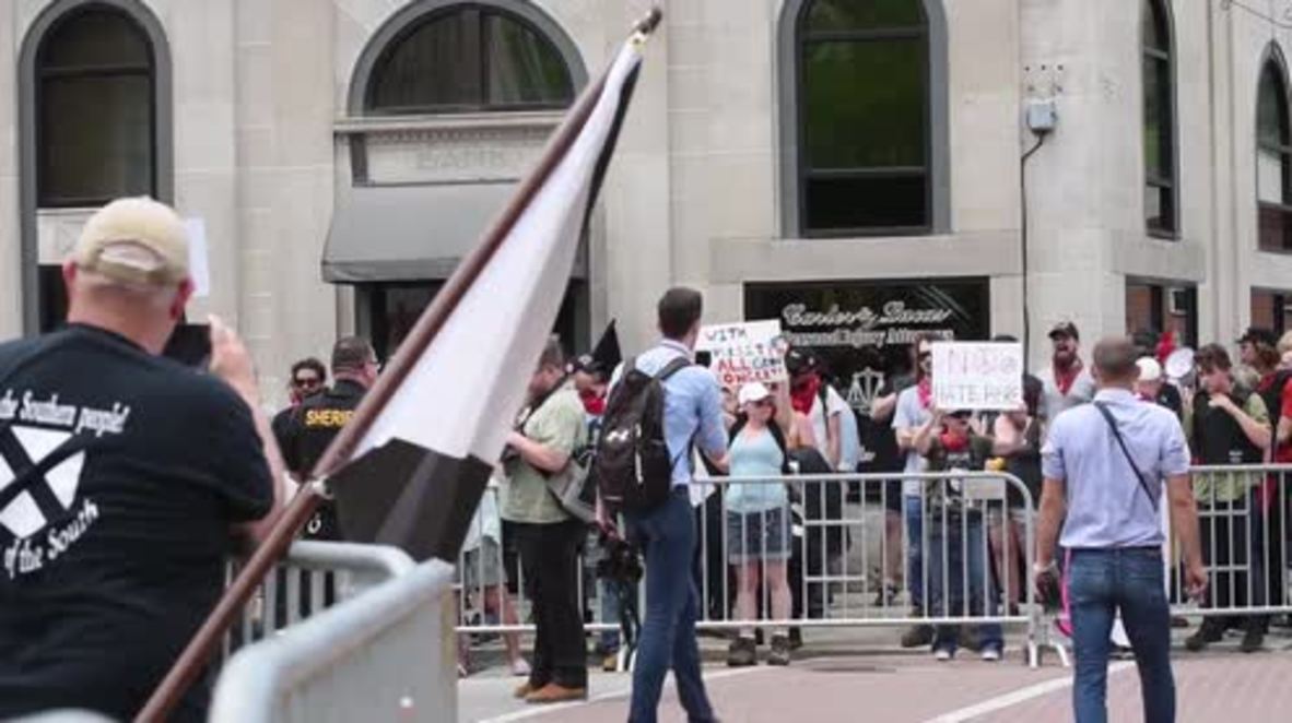 USA: Swastika-tattooed nationalists face off against protesters in Kentucky