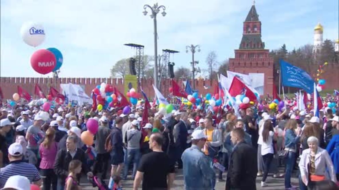 Russia: 130,000 people march on Red Square to celebrate International Workers' Day