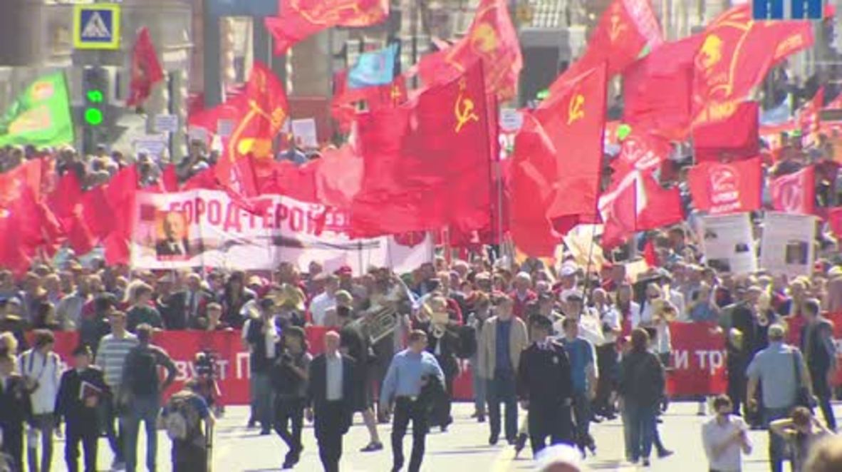 Russia: Communist Party supporters march through Moscow on May Day