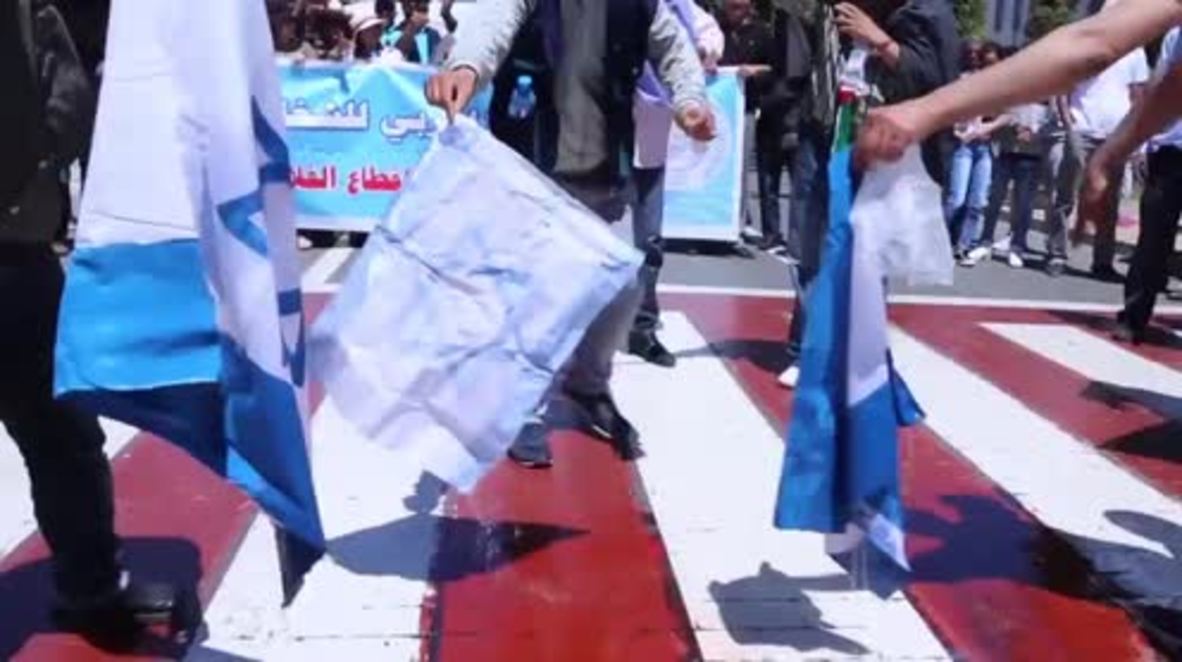 Morocco: Israeli flags burn in Rabat in solidarity with Palestinian hunger strikers