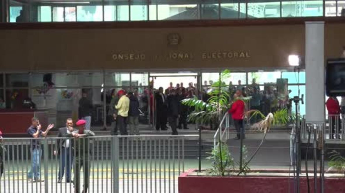 Venezuela: People to decide country's destiny - Maduro signs decree to rewrite constitution