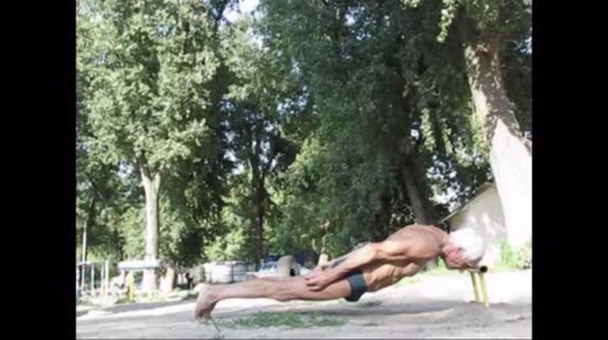 Viral: Now that's one RIPPED grandpa! 71-yo unleashes SERIOUS core strength in Kiev