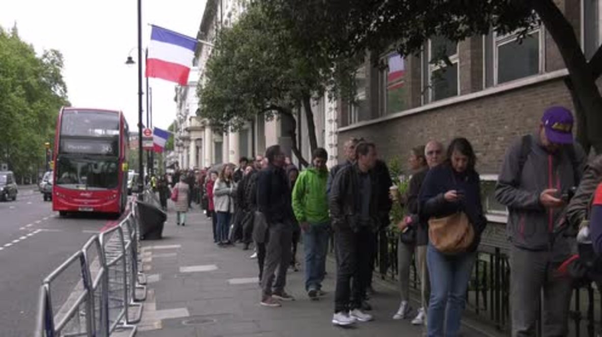 UK: French nationals in London vote in presidential election