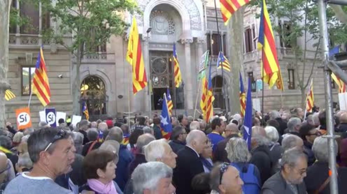 Spain: Catalan pro-independence activists protest as Forcadell heads to Supreme Court