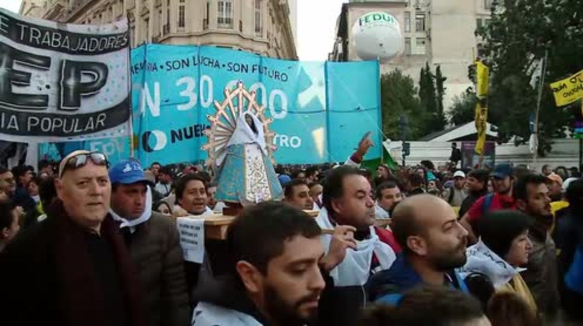 Argentina: Country unites to reject law proposing early release for Dirty War criminals